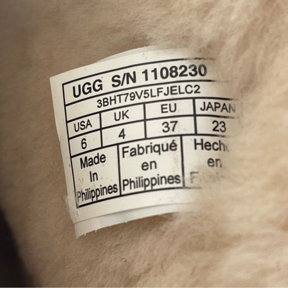 UGG Women's Classic Short Rubber Logo Cold-Weather Boots - Chestnut - Sz-6 .US - Picture 14 of 14